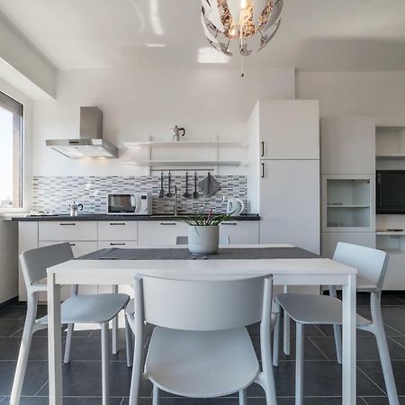 Nomentana White Apartments By Ghor Rome Exterior photo